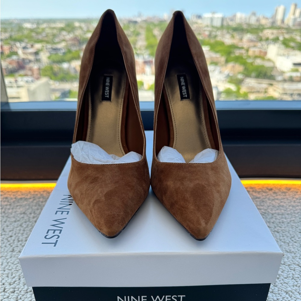 Brown suede and croc Nine West pointed heel. Never worn. - Picture 2 of 6